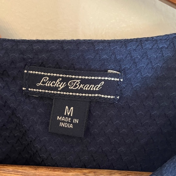 LUCKY BRAND Women's Sleeveless, Round Neck, Blue Top With Embroidery SZ Medium - Picture 4 of 8